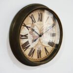 horloge avec mappemonde