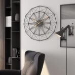 horloge industrielle ancienne