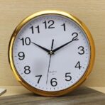 horloge vintage plastique