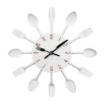 horloge avec couverts cuisine