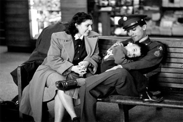annees 50 aux etats-unis père soldat mère fils année 50