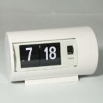 réveil vintage blanc